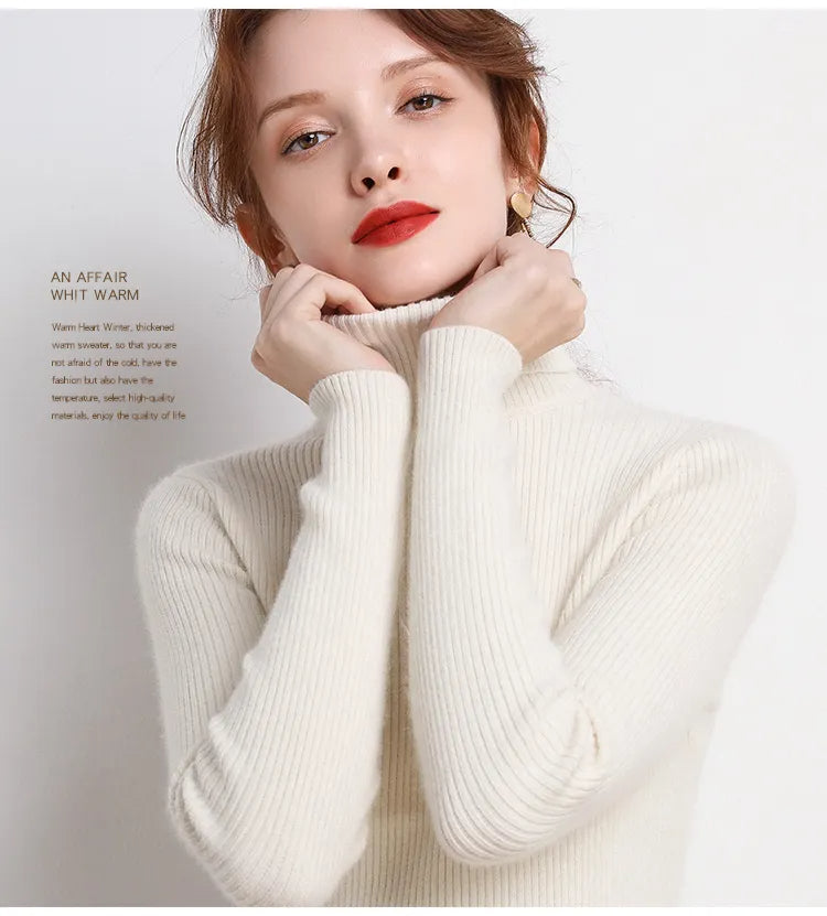 Ivory ribbed turtleneck sweater with high collar and long sleeves