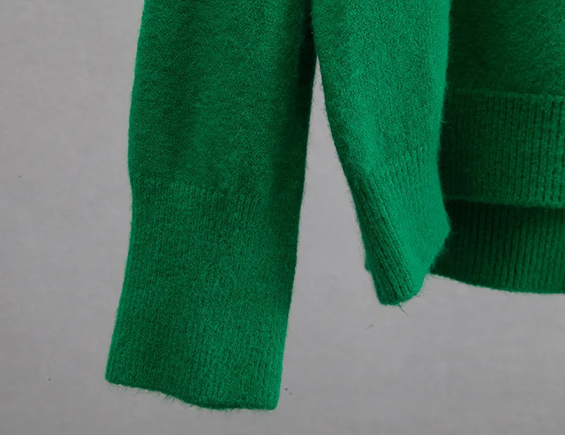Green cashmere sweater sleeves and ribbed hem detail, long sleeve pullover