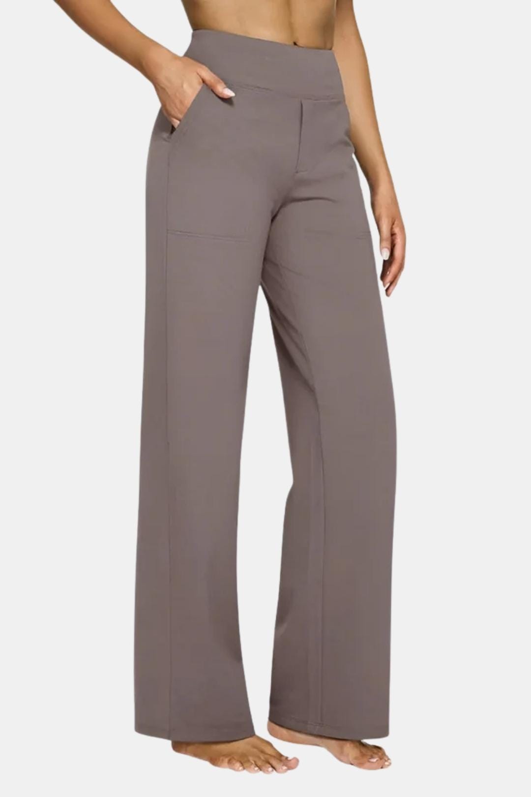 High-waist stretch pants in taupe with straight-leg fit and side pockets