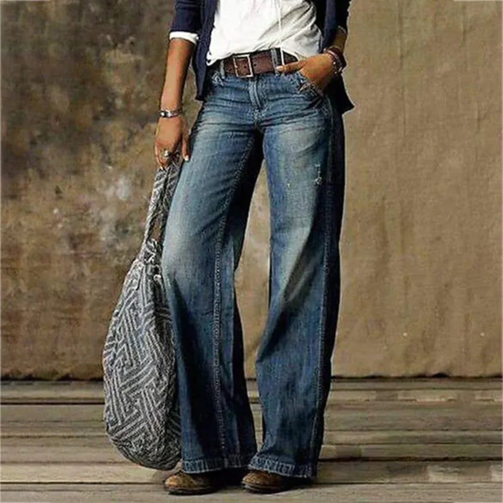 Low-rise wide-leg vintage jeans, blue wash, belt loops and front pockets