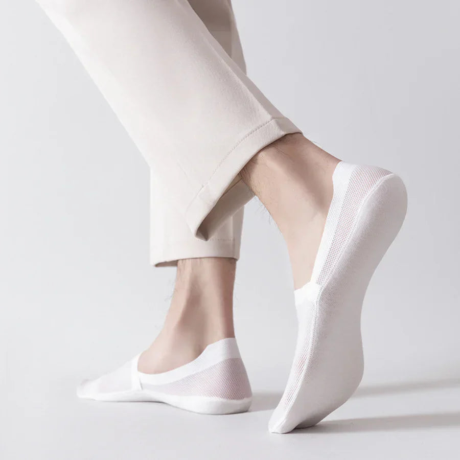 White no-show socks, sheer knit with elastic cuff