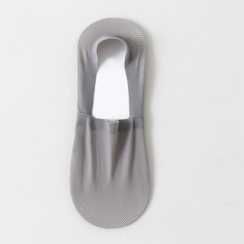 Light gray no-show sock pair, single sock front view
