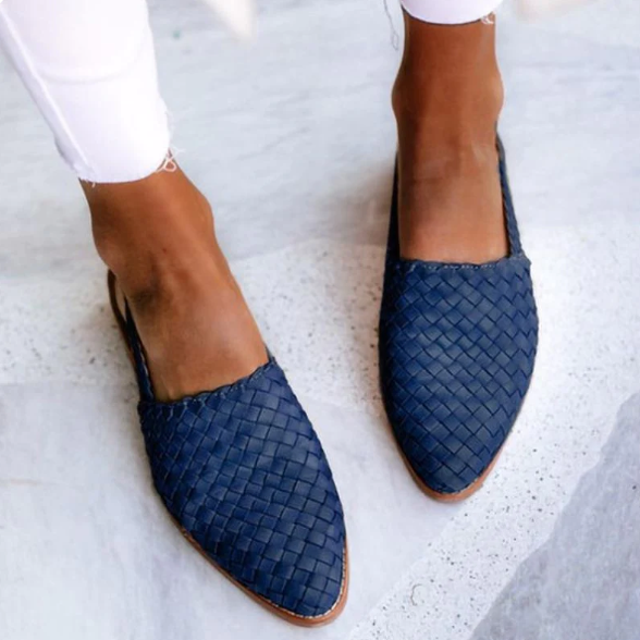 Woven pointed-toe flat sandals in deep blue, low heel and slip-on back