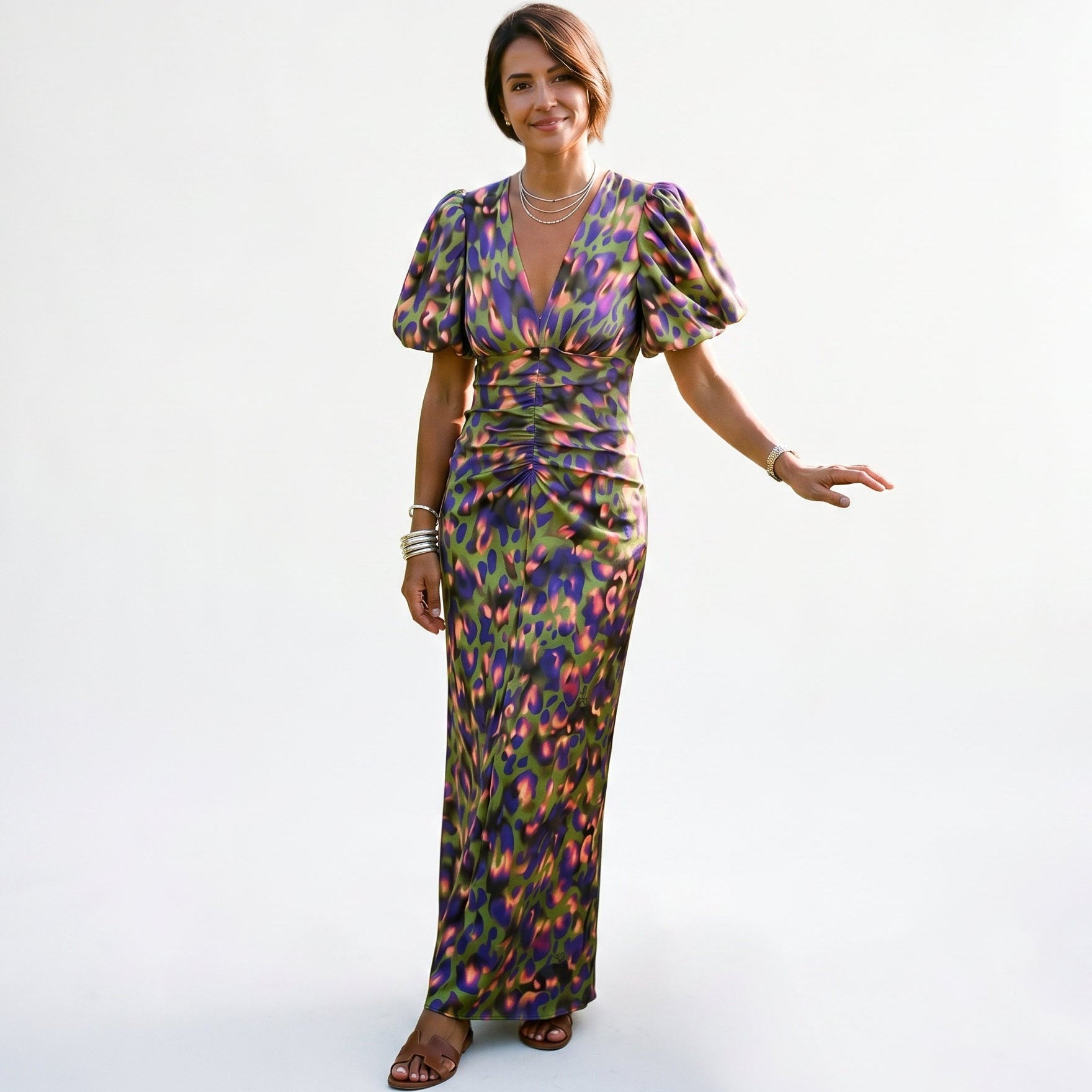 Midi dress with puff sleeves, V-neck, ruched waist; multicolor pattern in green and purple
