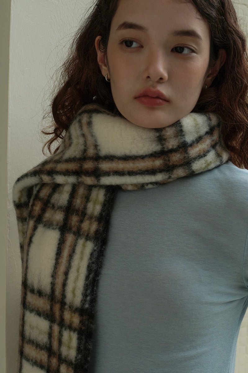 Plaid wool scarf collar detail, off-white with dark check stripes