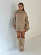 Loose women's knit turtleneck sweater with oversized fit and long sleeves, beige