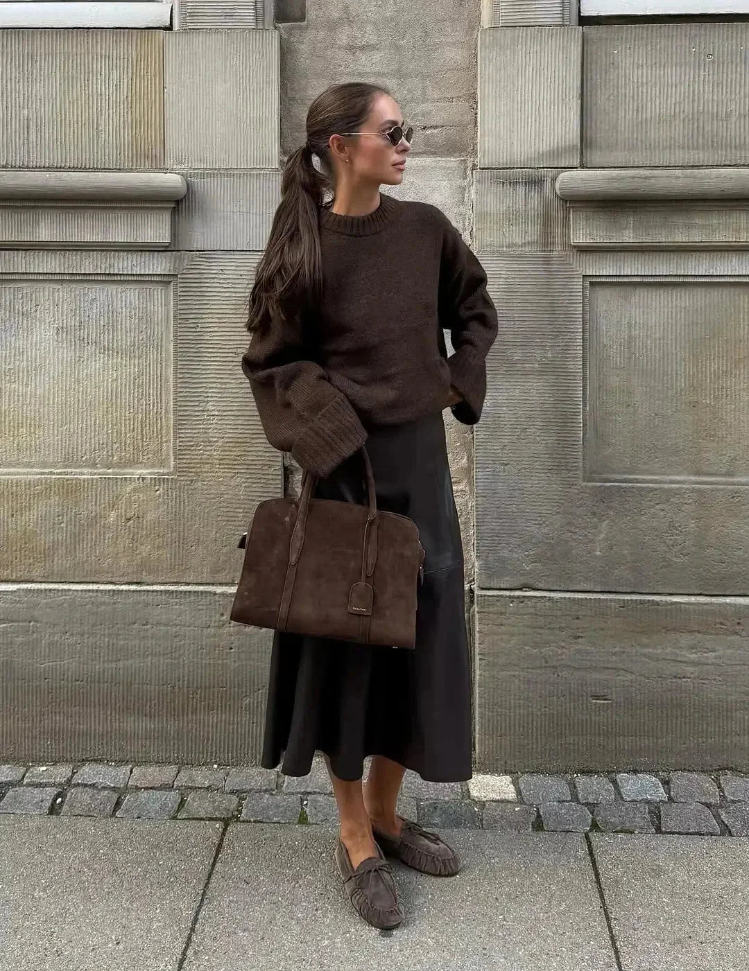 Women’s loose knit sweater, long sleeves, brown; loose fit with ribbed hem